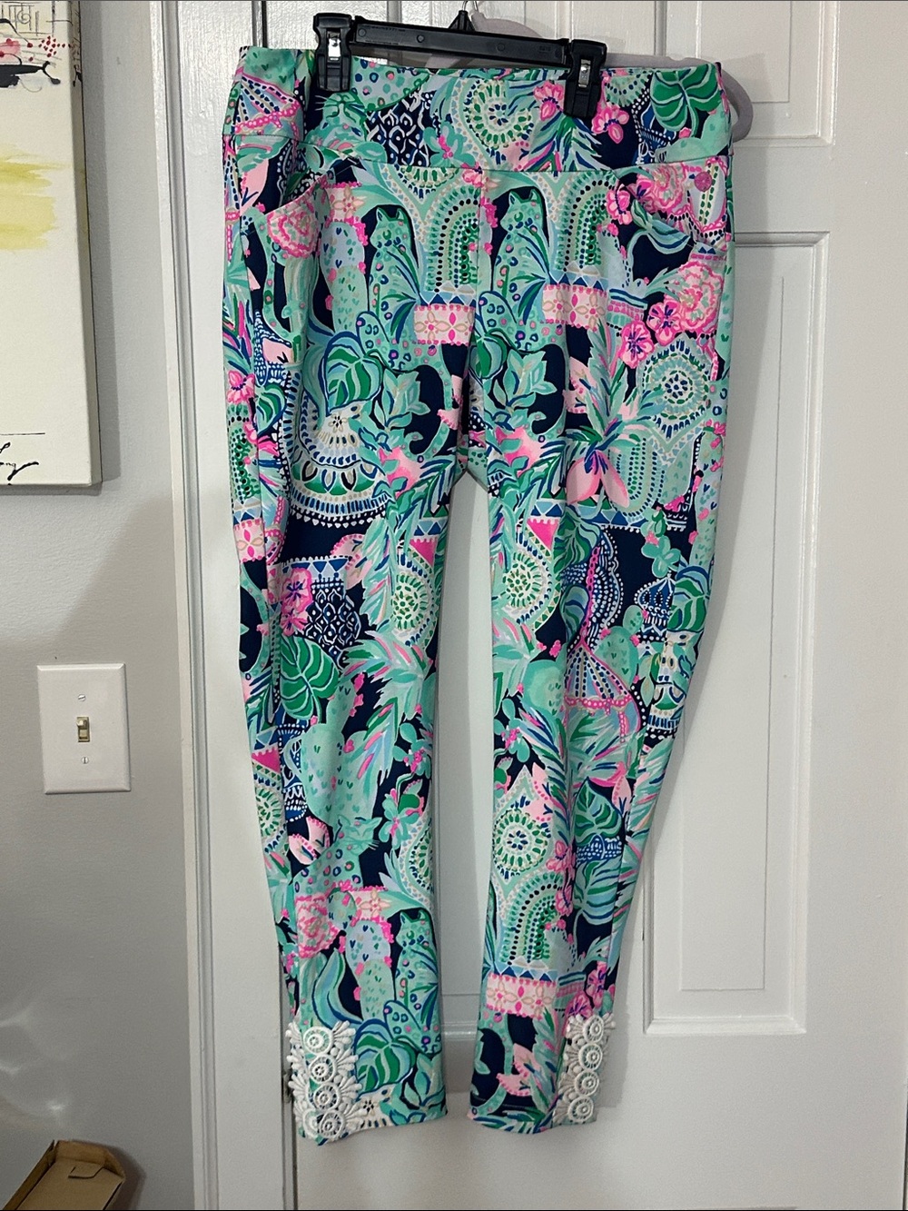 Lilly Pulitzer Luxletic Corso athletic golf ankle pants Lookin Sharp print